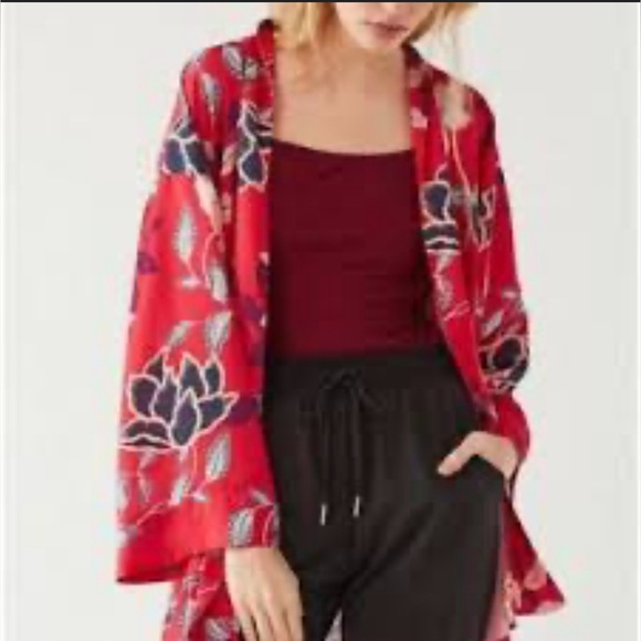 URBAN OUTFITTERS Floral Kimono Top / Cardigan Size: M Red w/ Floral Print - Picture 4 of 8